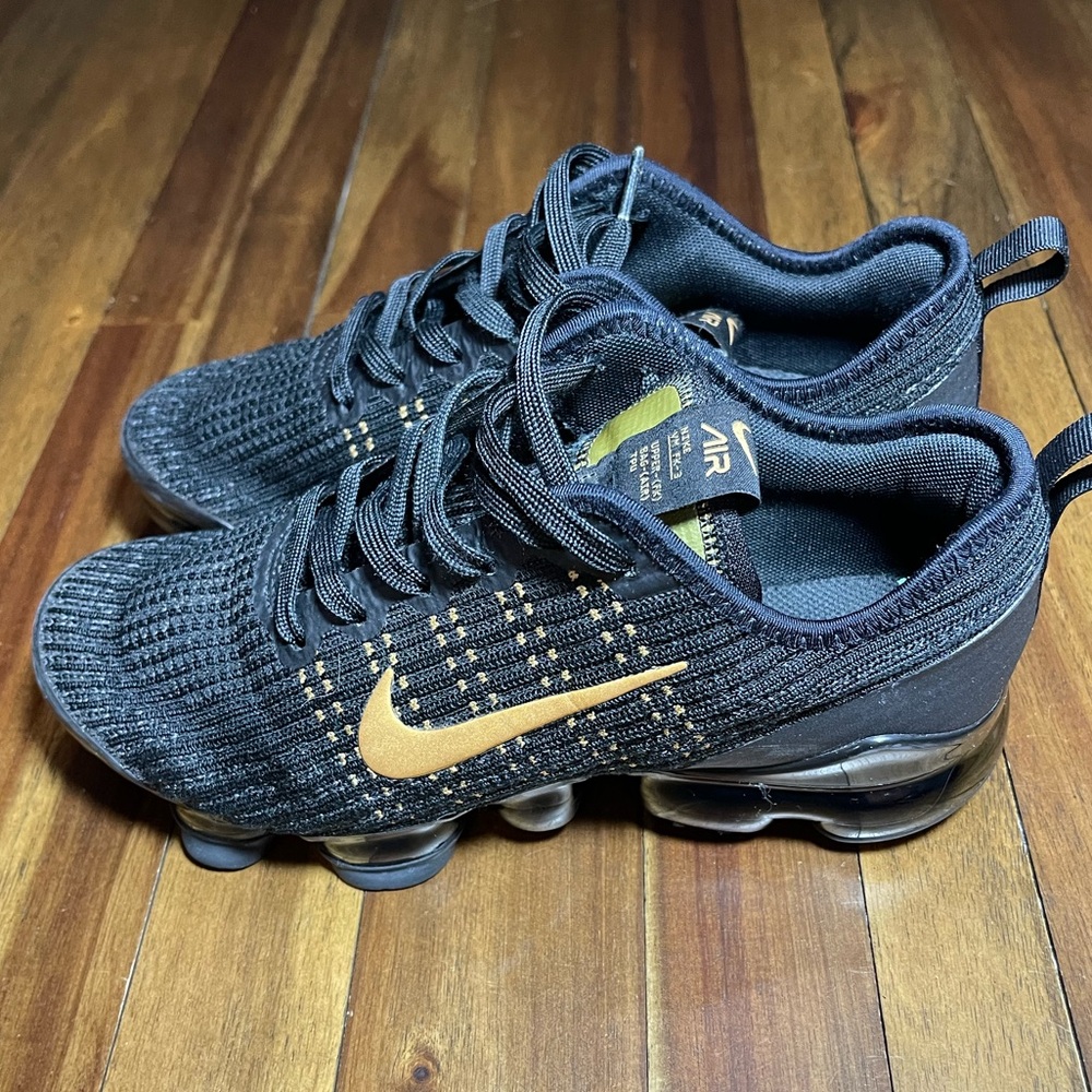 Nike Air VaporMax Flyknit 3 in Black and Gold. - Picture 3 of 10